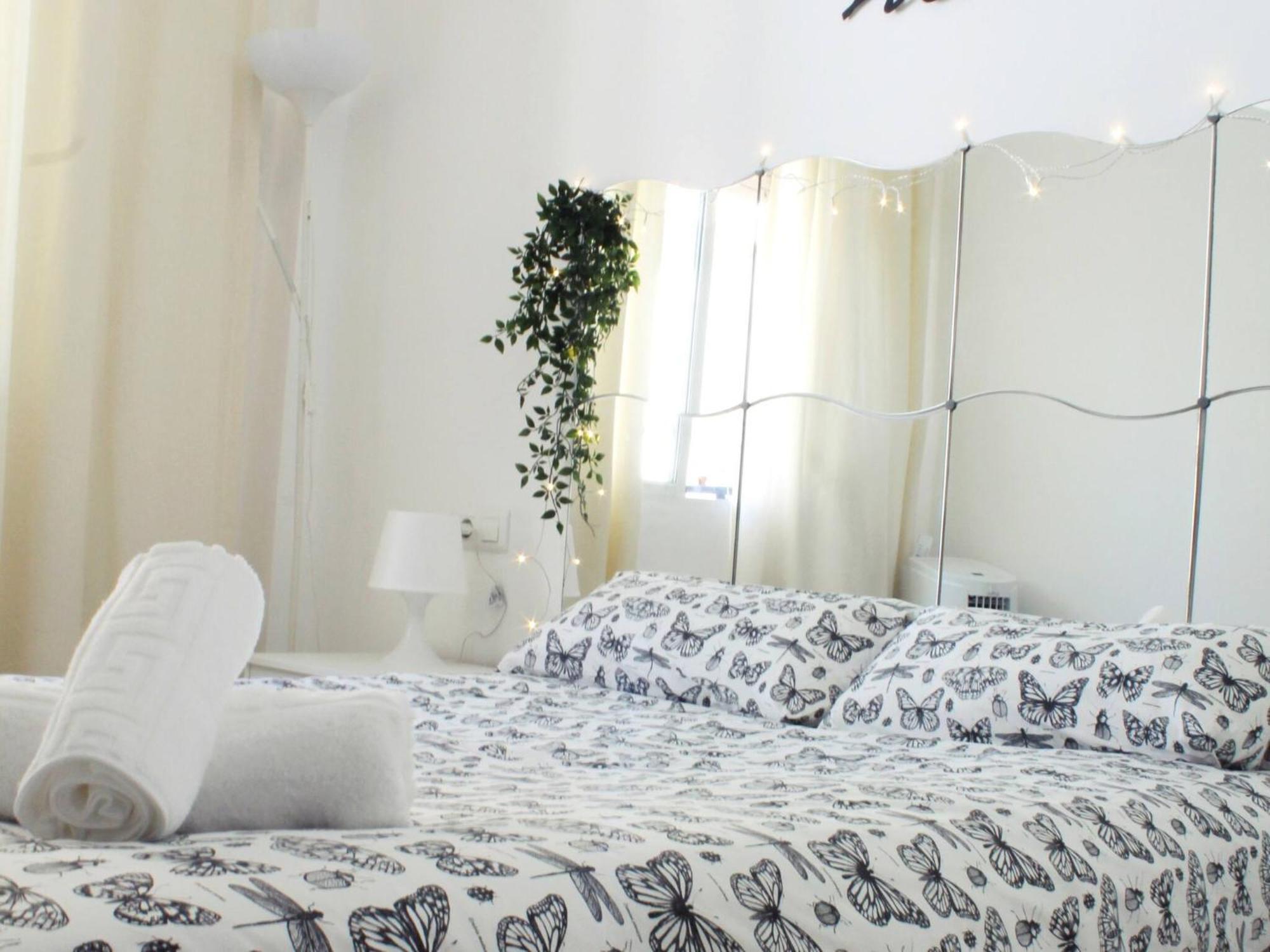 Céntrico y luminoso apartamento en Málaga Capital Esterno foto